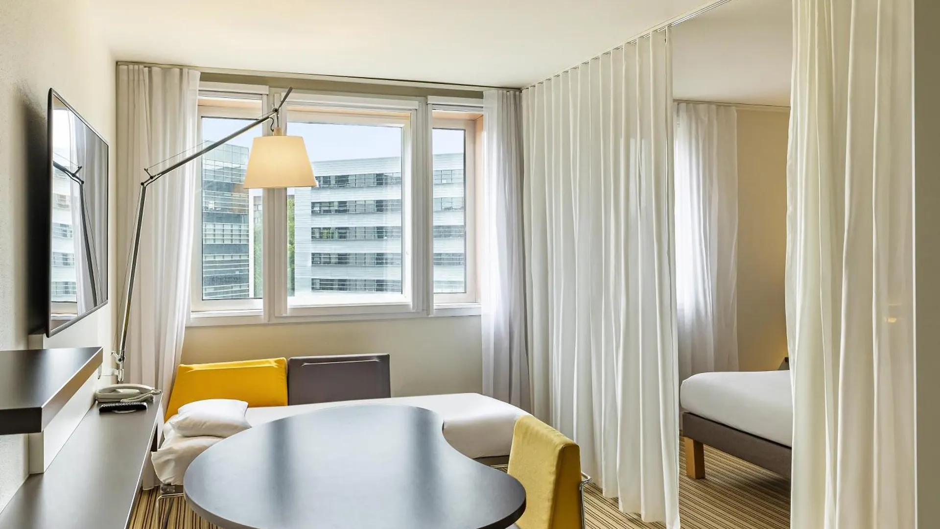 Novotel Suites Lille Europe 4*,
